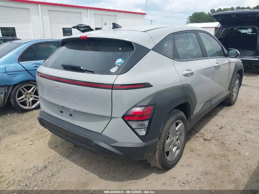 2024 HYUNDAI KONA SE