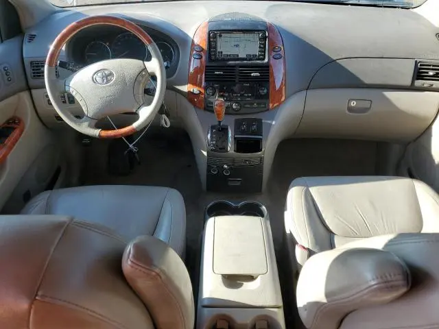 2010 TOYOTA SIENNA XLE  
