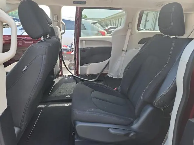 2020 CHRYSLER VOYAGER LX  