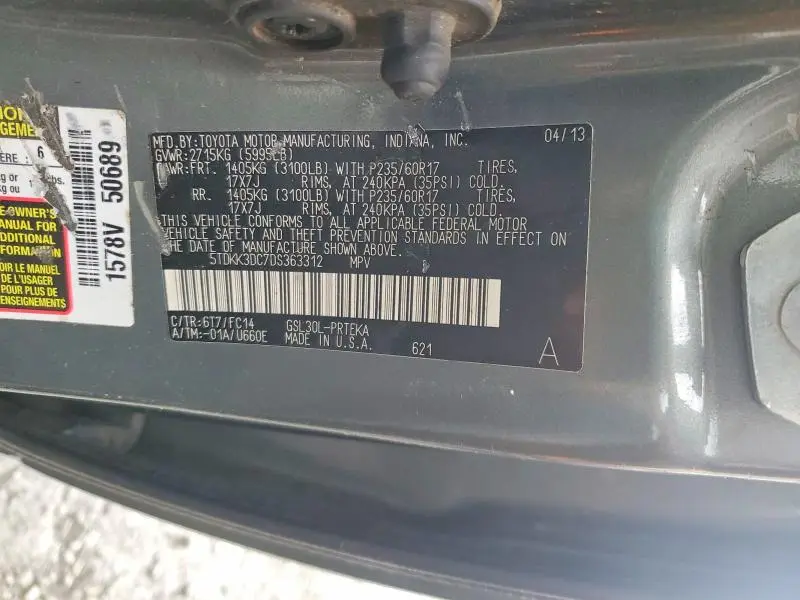 2013 TOYOTA SIENNA LE 8-PASSENGER  