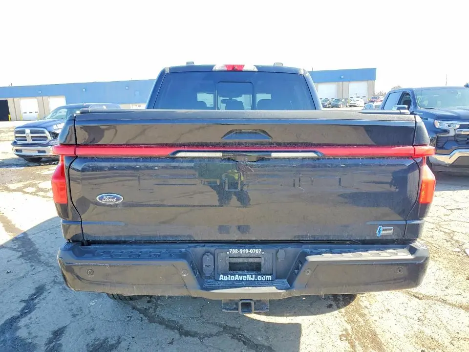 2022 FORD F150 LIGHTNING PRO  