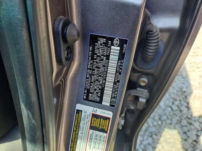 2015 TOYOTA CAMRY SE  