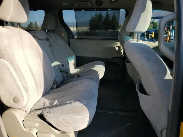 2013 TOYOTA SIENNA LE  