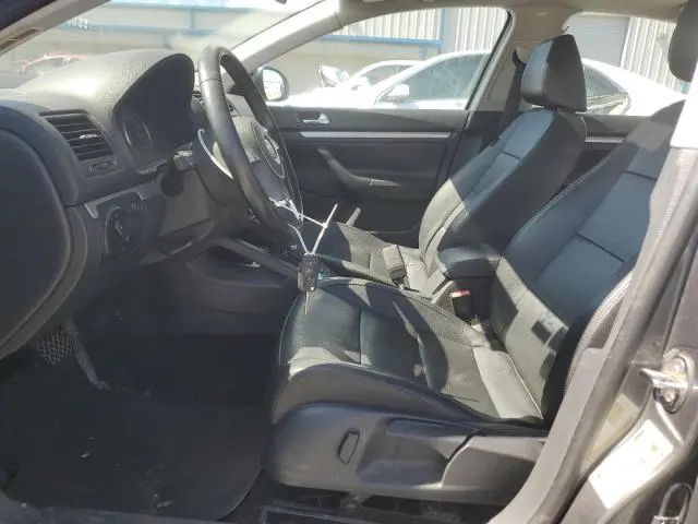 2010 VOLKSWAGEN JETTA SE  