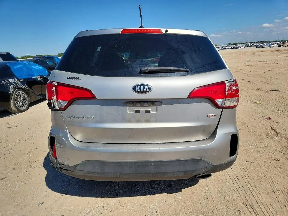 2015 KIA SORENTO LX  