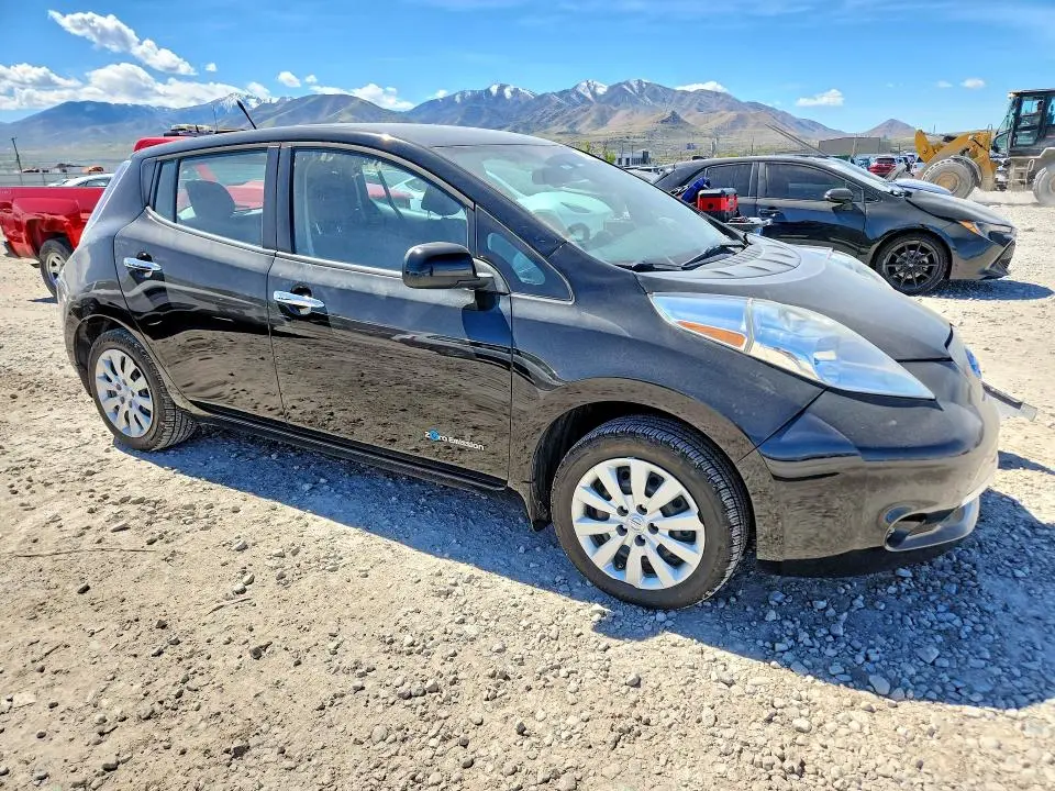 2014 NISSAN LEAF S  