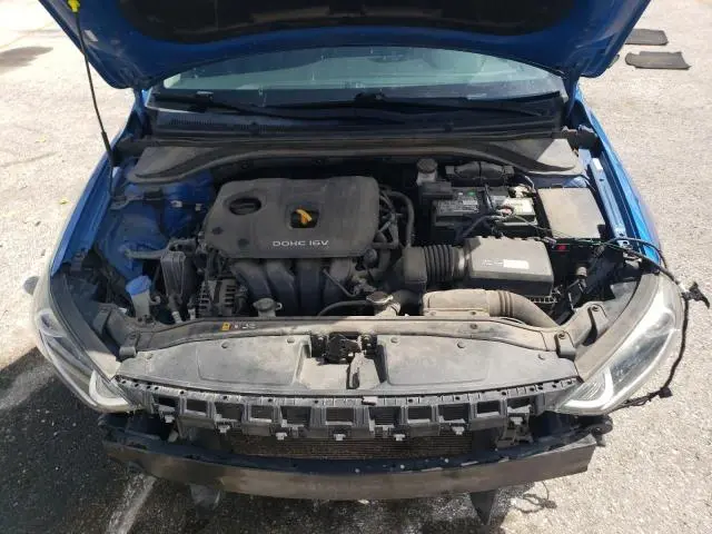 2017 HYUNDAI ELANTRA SE