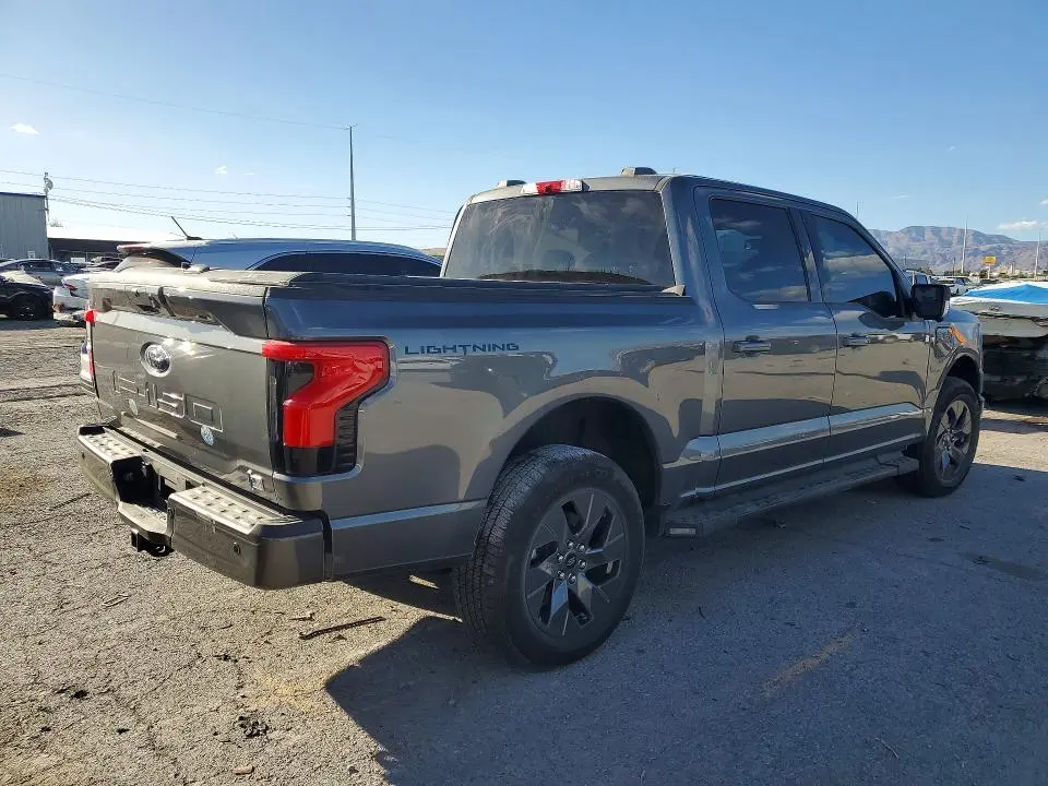 2023 FORD F150 LIGHTNING PRO  