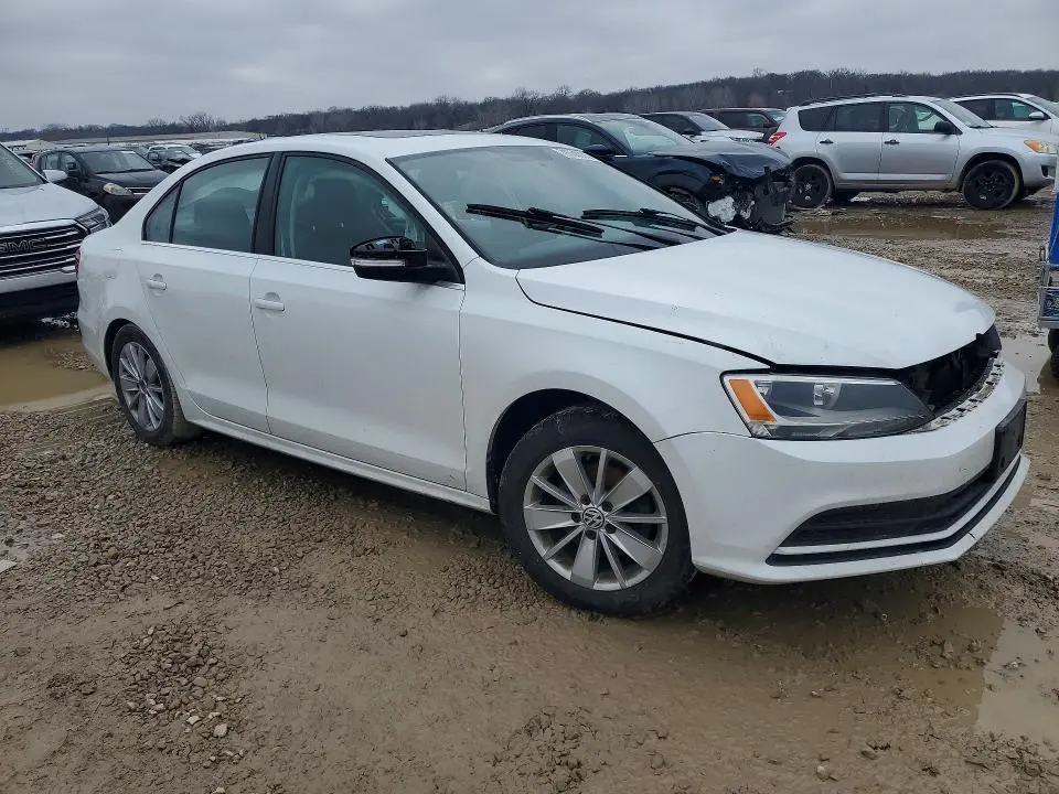 2015 VOLKSWAGEN JETTA SE  
