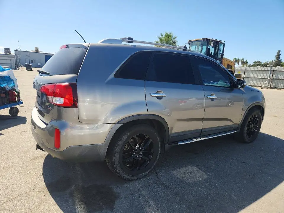 2014 KIA SORENTO LX  