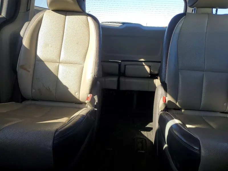 2017 KIA SEDONA EX  