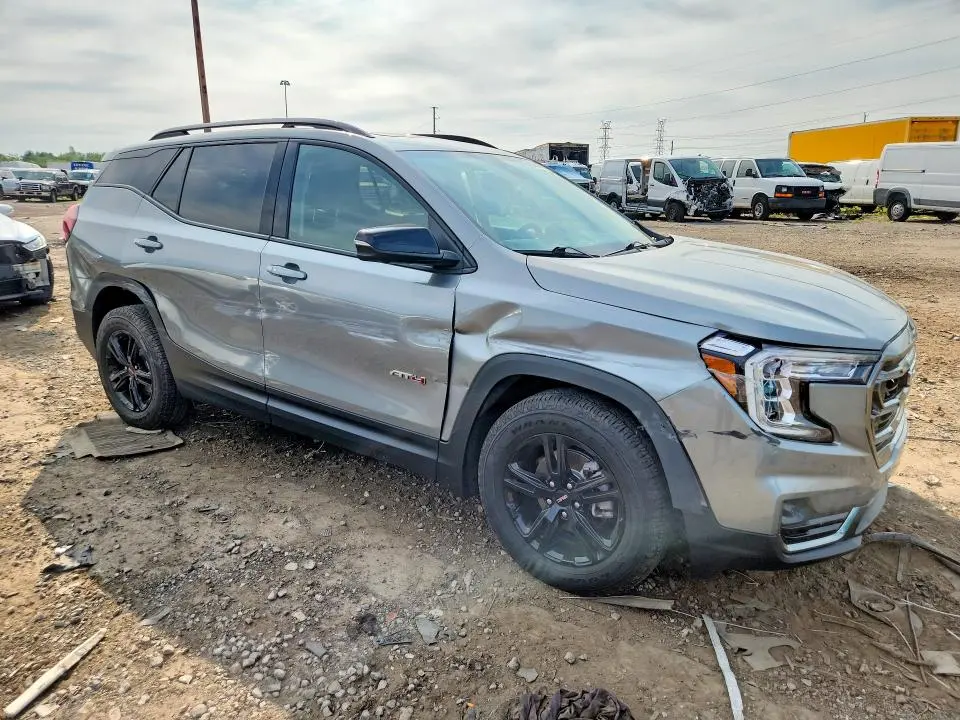 2023 GMC TERRAIN AT4  