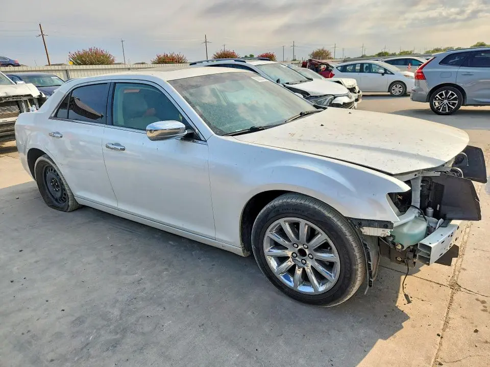 2013 CHRYSLER 300C   