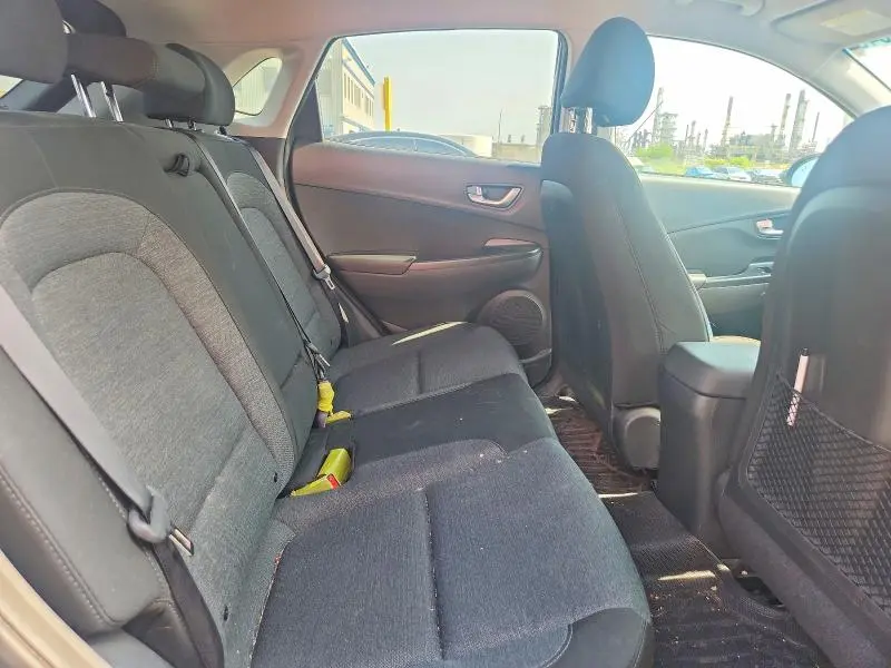 2023 HYUNDAI KONA SE  