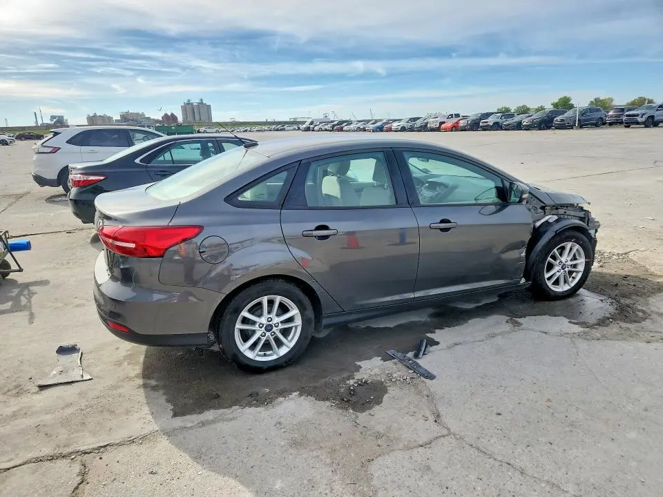 2016 FORD FOCUS SE  