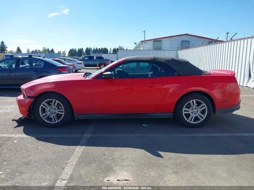 2011 FORD MUSTANG V6