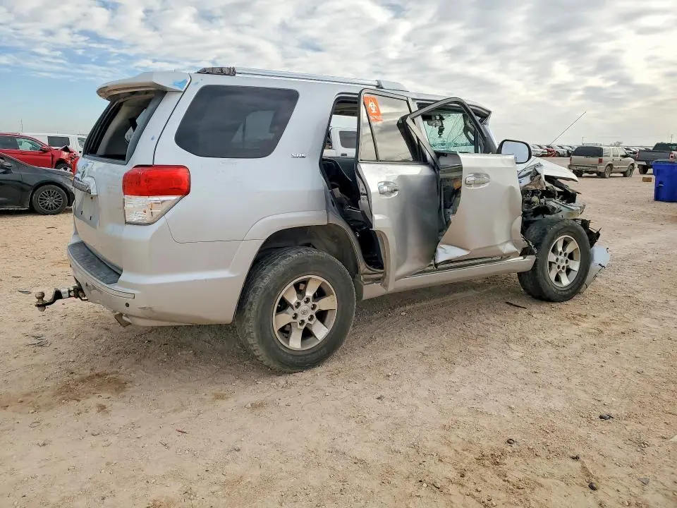 2010 TOYOTA 4RUNNER SR5  