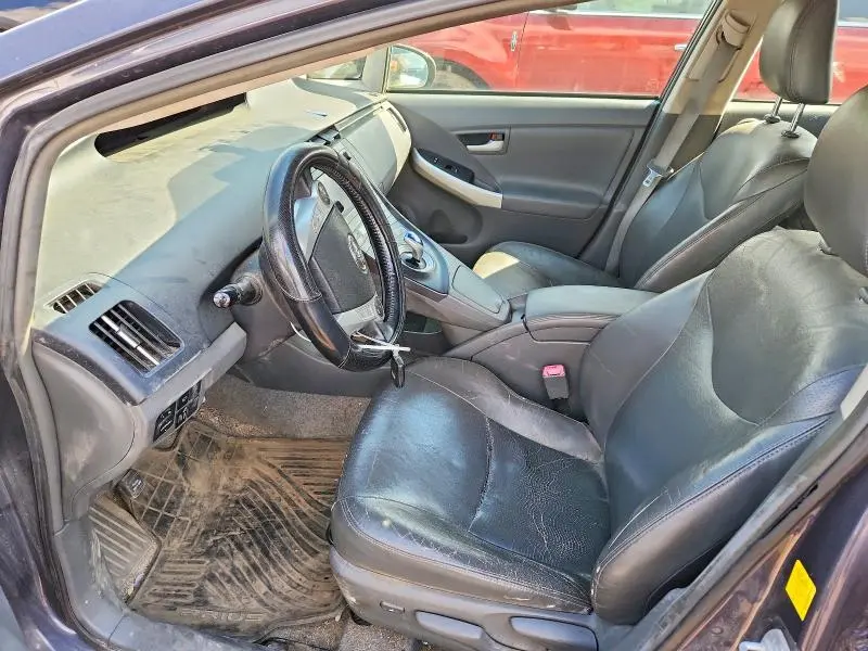2010 TOYOTA PRIUS V  