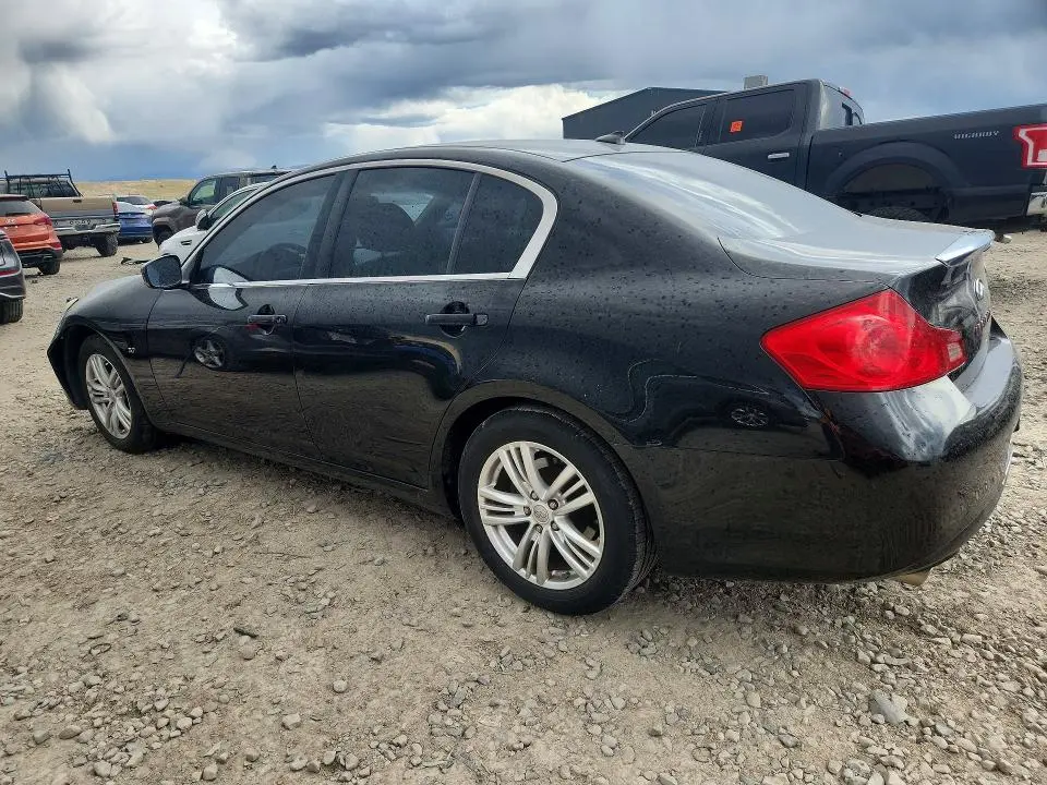 2015 INFINITI Q40 BASE  