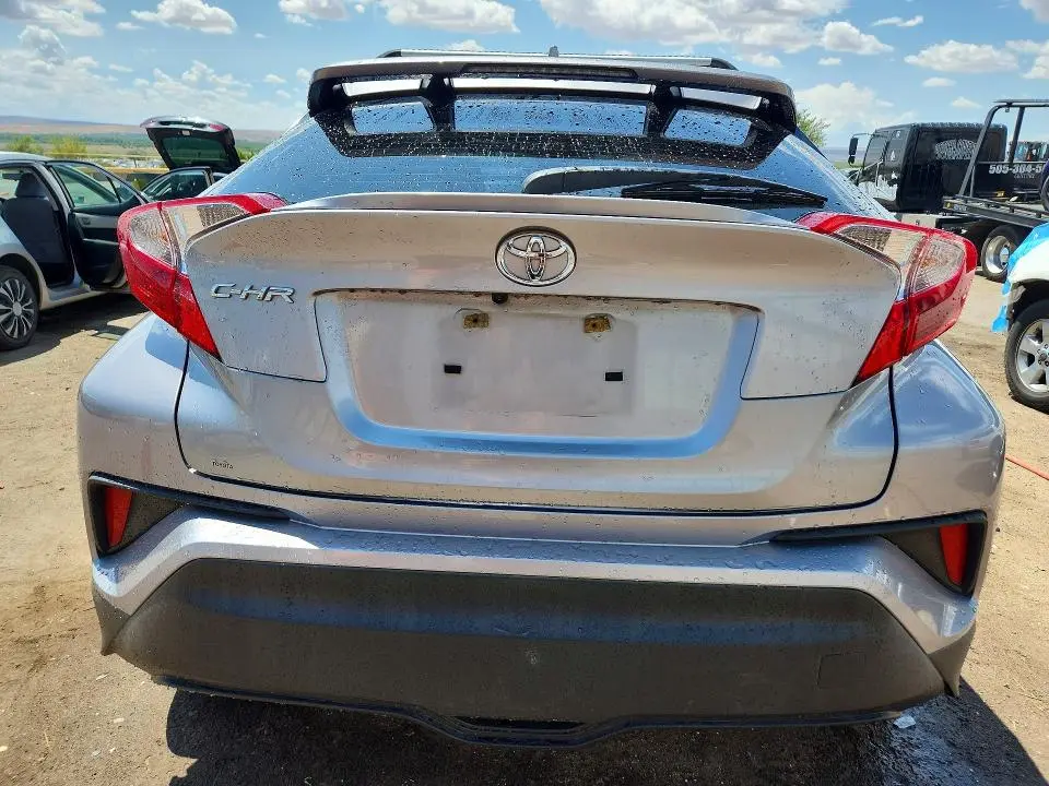 2020 TOYOTA C-HR LE  