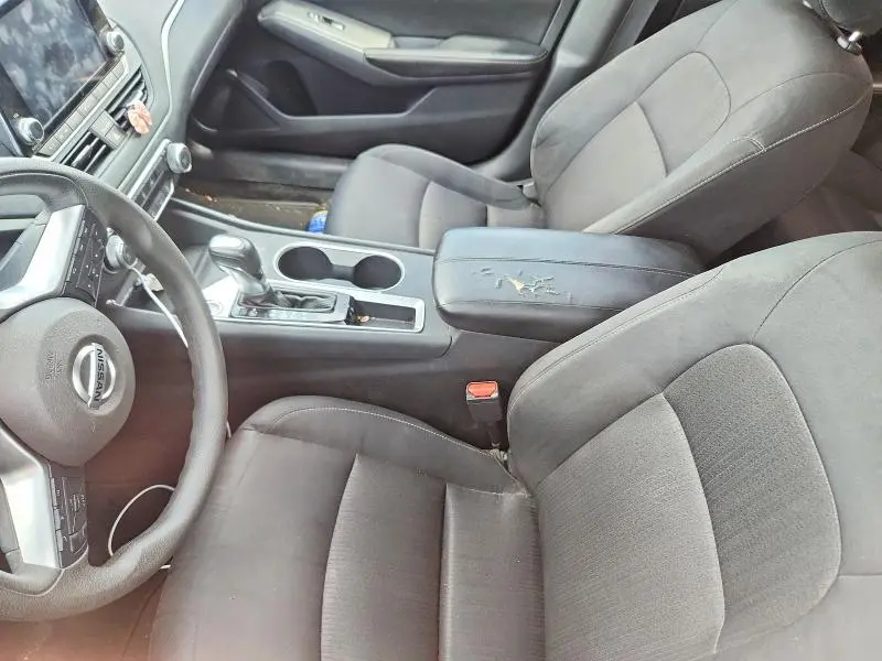 2022 NISSAN ALTIMA SV  