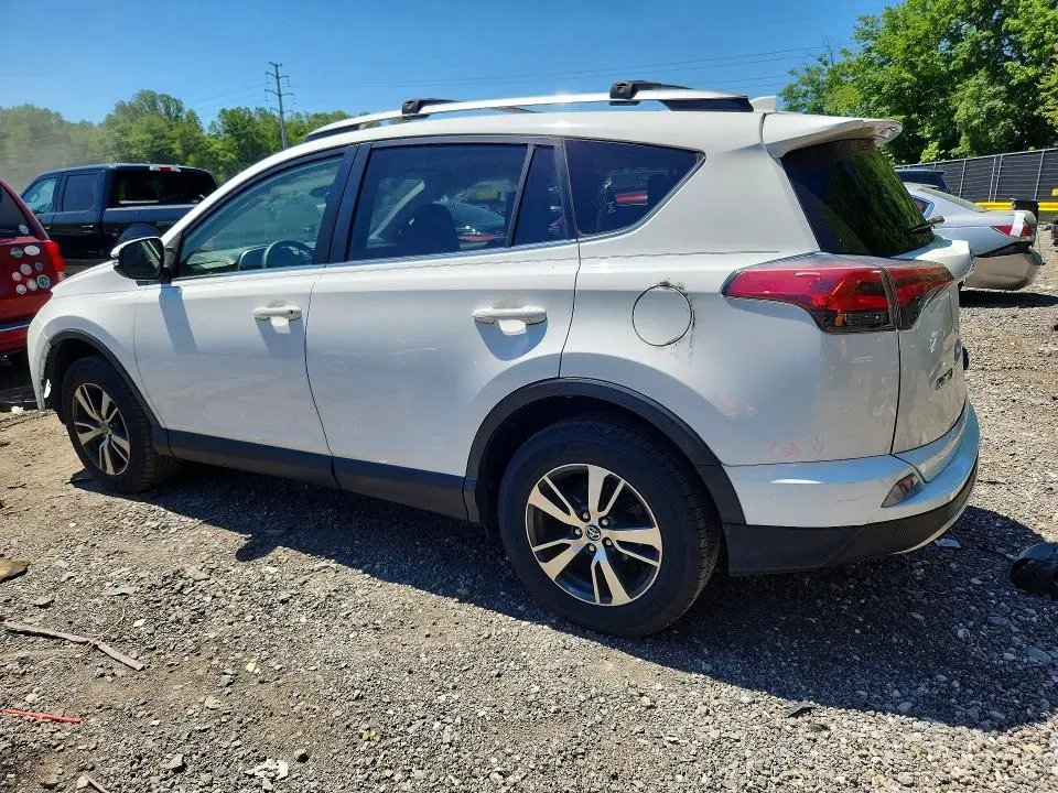 2018 TOYOTA RAV4 XLE  
