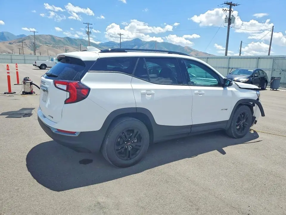 2024 GMC TERRAIN AT4  