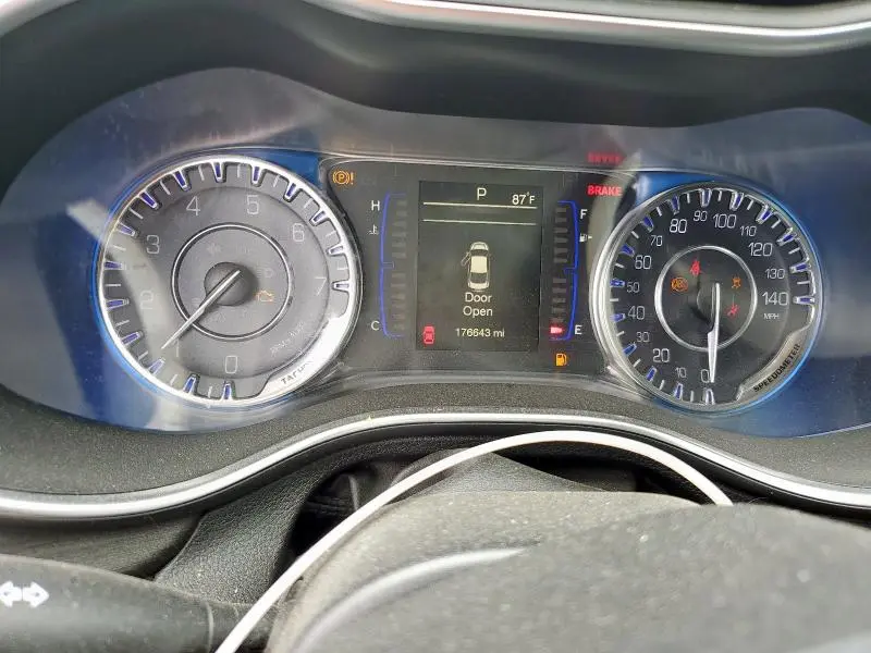 2017 CHRYSLER 200 LIMITED  