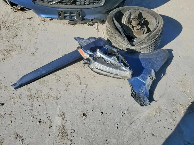 2020 VOLVO XC90 T8 R-DESIGN  