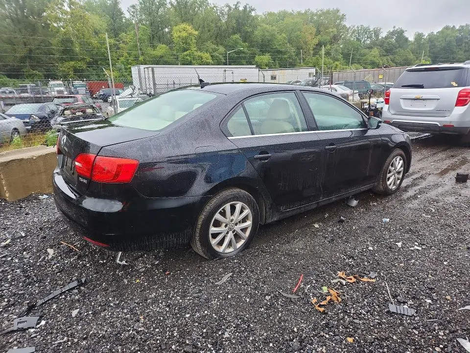 2013 VOLKSWAGEN JETTA SE  