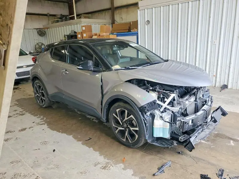 2019 TOYOTA C-HR XLE  