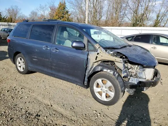 2015 TOYOTA SIENNA LE  