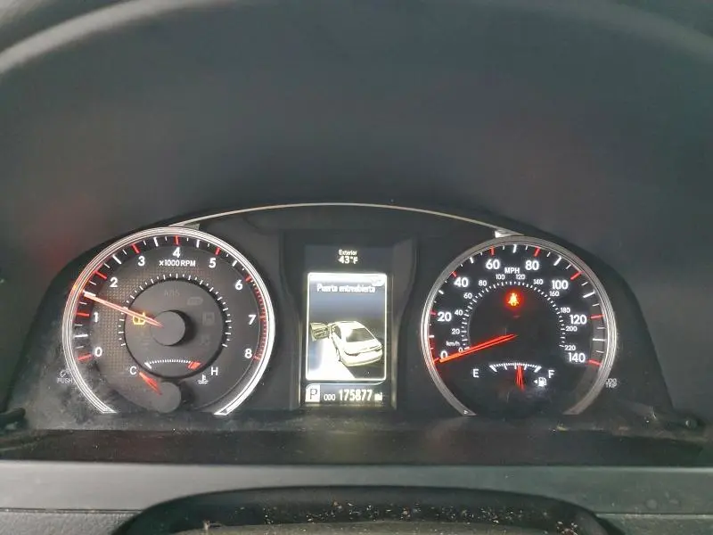 2015 TOYOTA CAMRY LE  