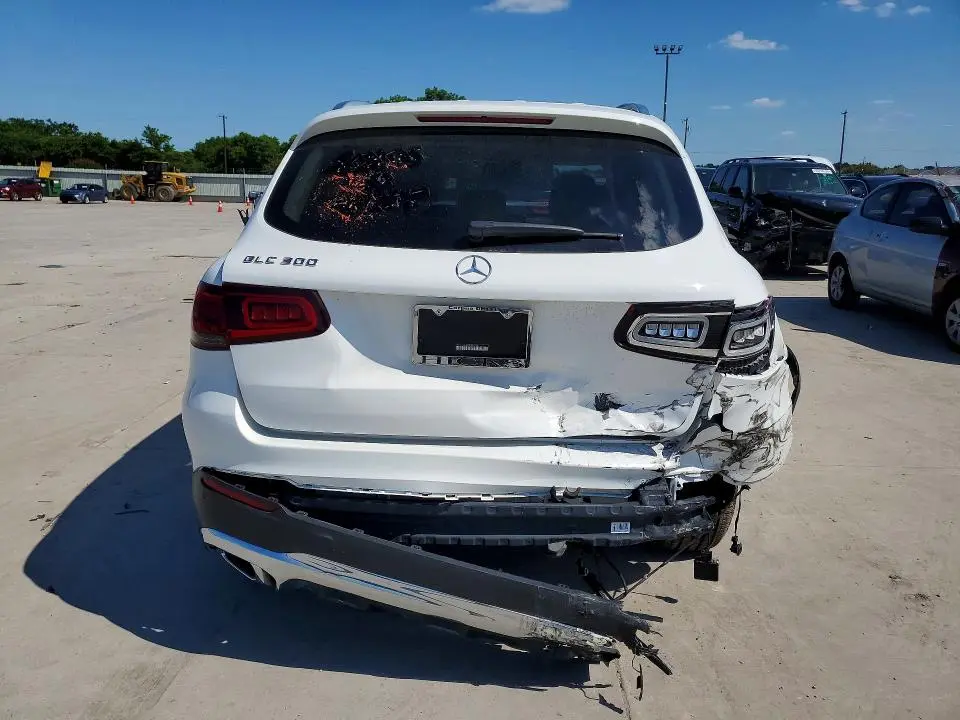 2021 MERCEDES-BENZ GLC 300  