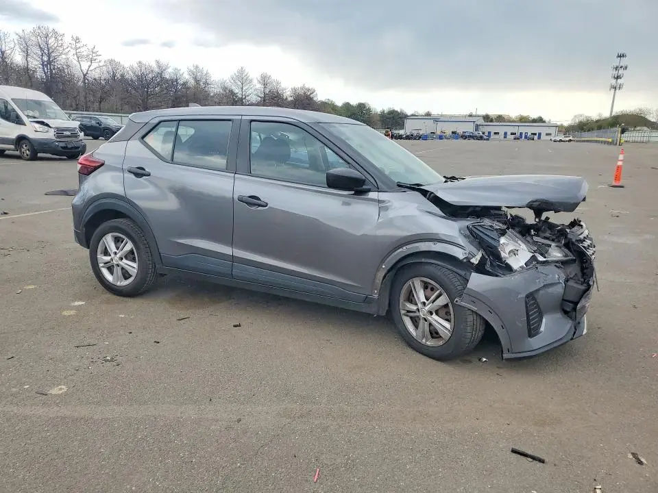 2021 NISSAN KICKS S  