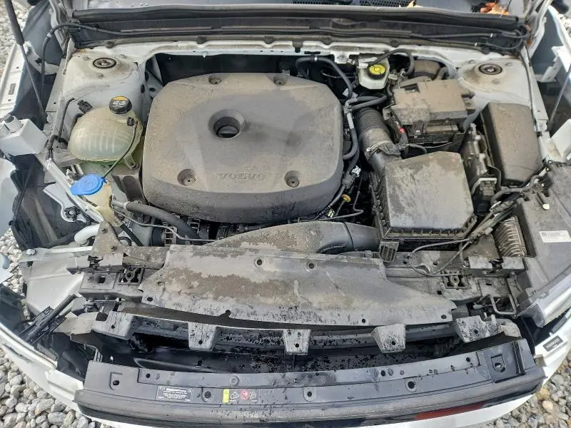 2021 VOLVO XC40 T5 R-DESIGN  