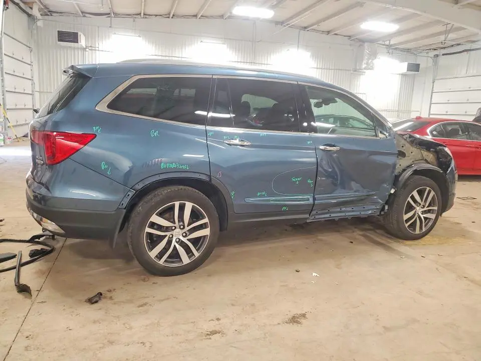 2017 HONDA PILOT ELITE  