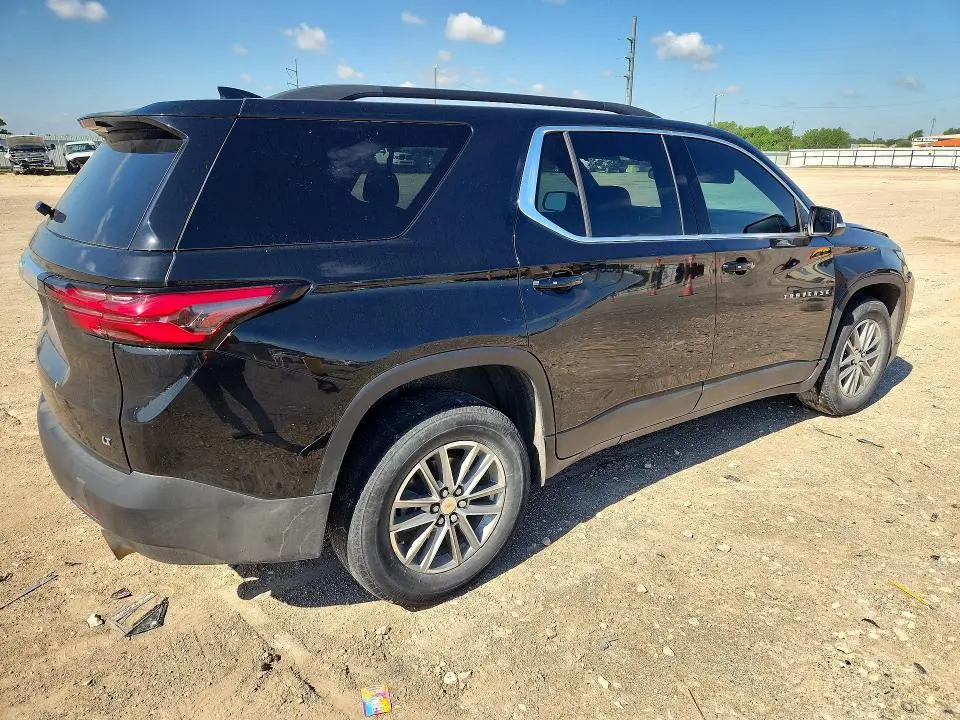 2023 CHEVROLET TRAVERSE LT  