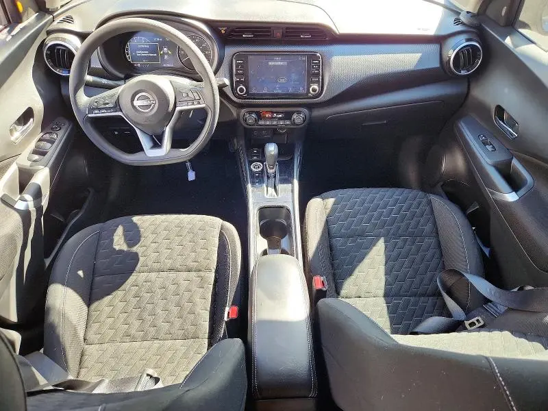 2022 NISSAN KICKS SV  