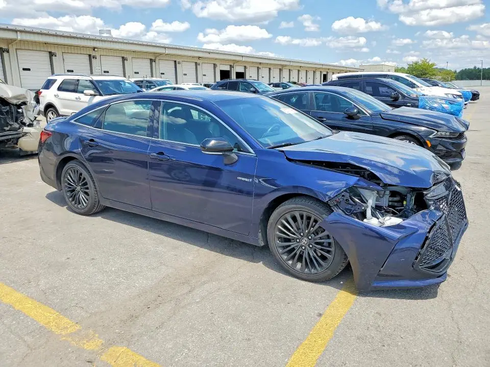 2021 TOYOTA AVALON XSE  