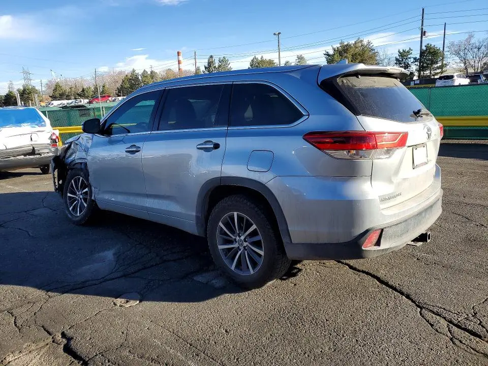 2017 TOYOTA HIGHLANDER XLE  