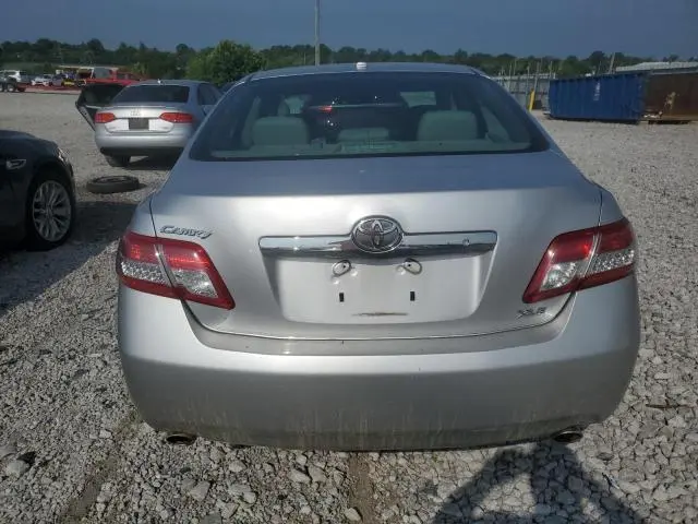 2011 TOYOTA CAMRY SE  