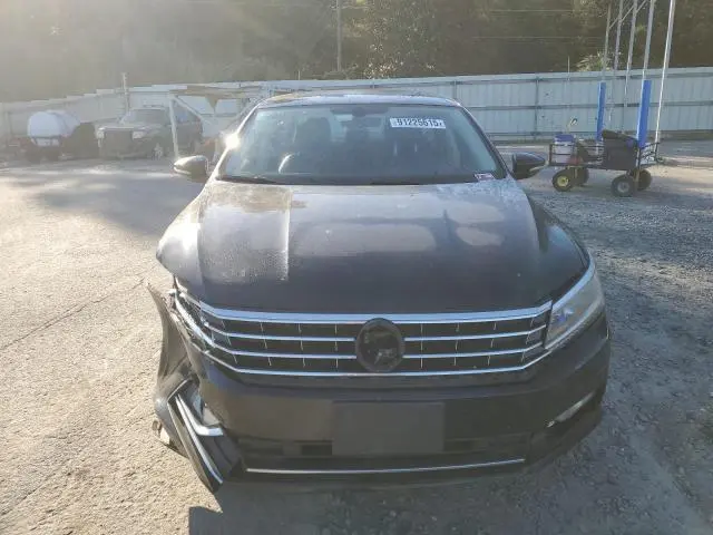 2018 VOLKSWAGEN PASSAT SE  