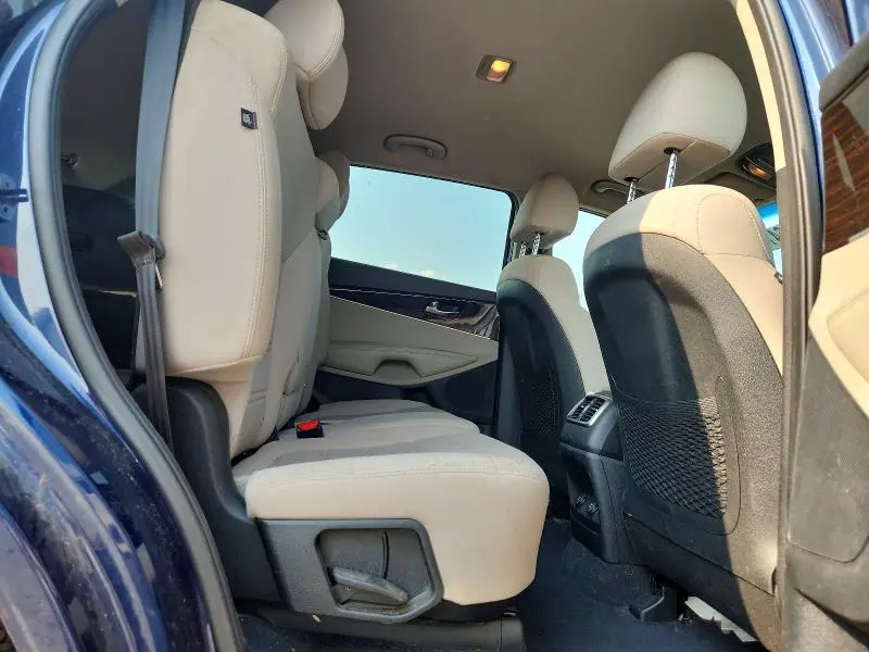 2019 KIA SORENTO LX V6  
