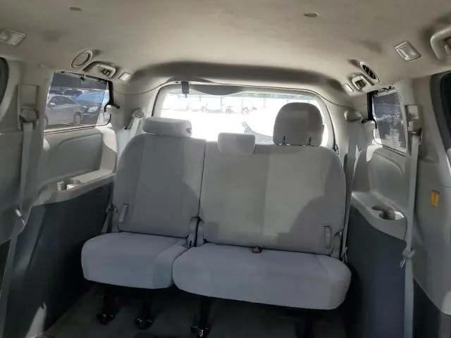 2013 TOYOTA SIENNA LE  