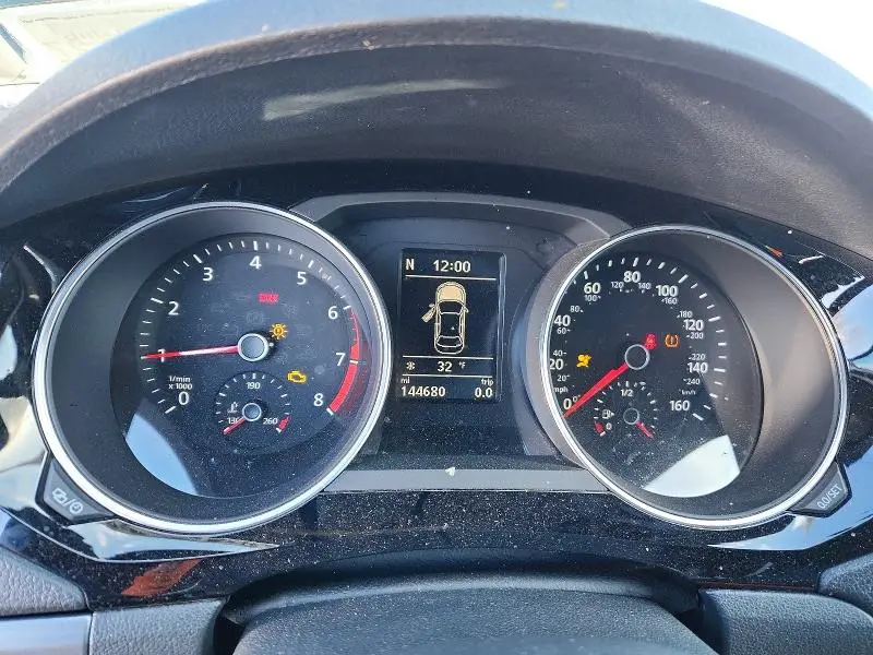 2016 VOLKSWAGEN JETTA SPORT  