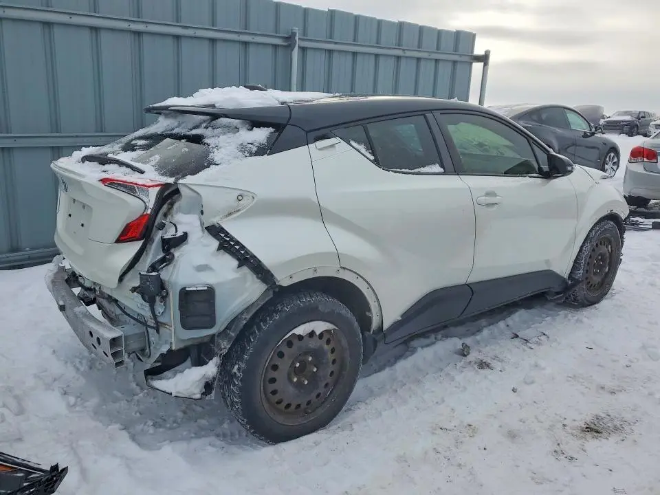 2019 TOYOTA C-HR XLE  