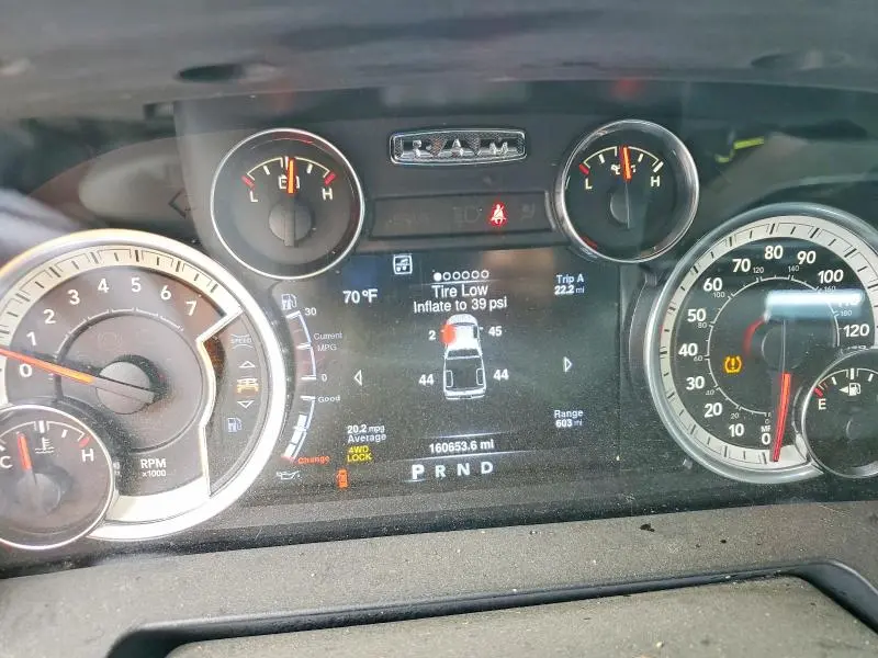 2016 RAM 1500 SLT  