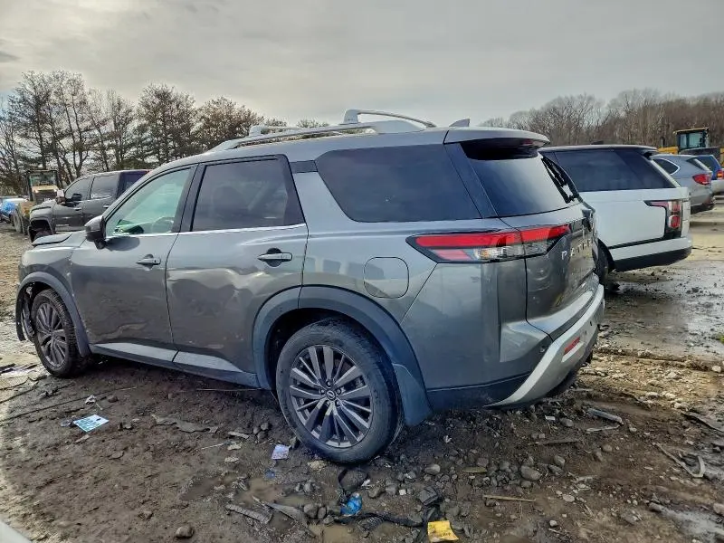 2022 NISSAN PATHFINDER SL  