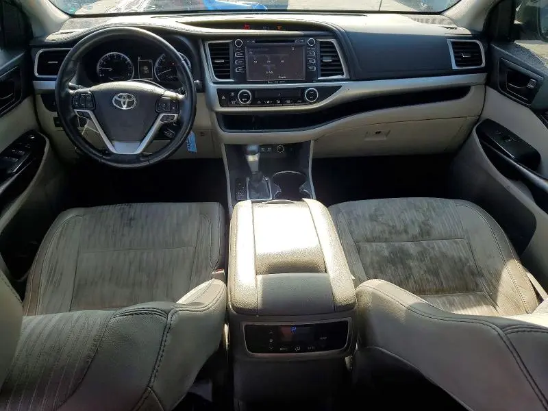 2019 TOYOTA HIGHLANDER LE PLUS  